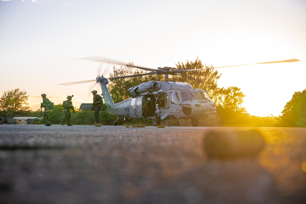 EODMU-5, Marines and Guam Police Field Training Exercise