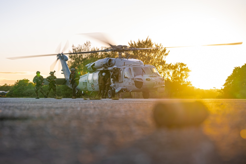 EODMU-5, Marines and Guam Police Field Training Exercise