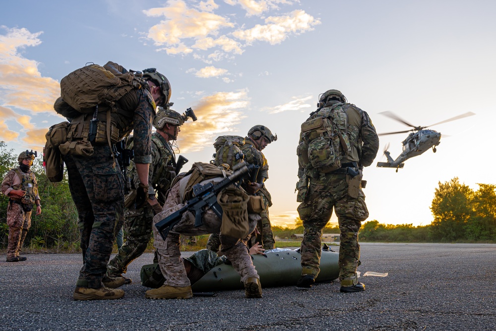 EODMU-5, Marines and Guam Police Field Training Exercise