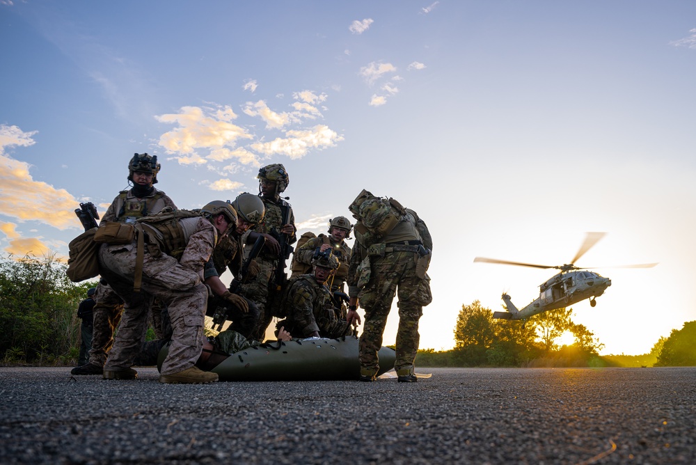 EODMU-5, Marines and Guam Police Field Training Exercise