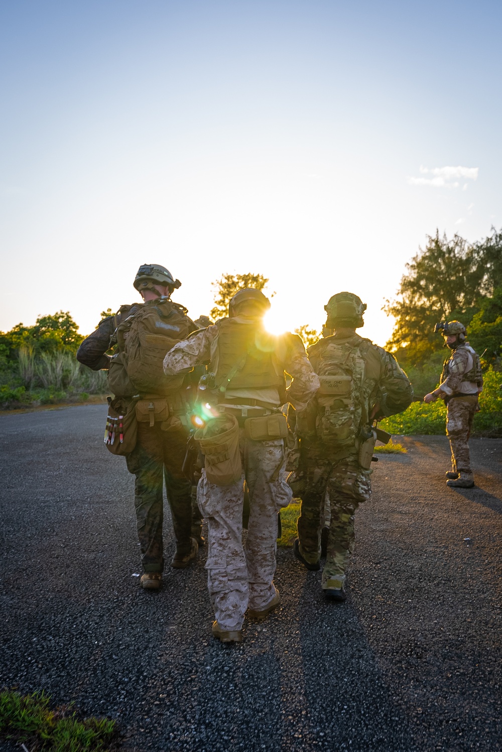 EODMU-5, Marines and Guam Police Field Training Exercise