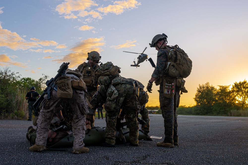 EODMU-5, Marines and Guam Police Field Training Exercise