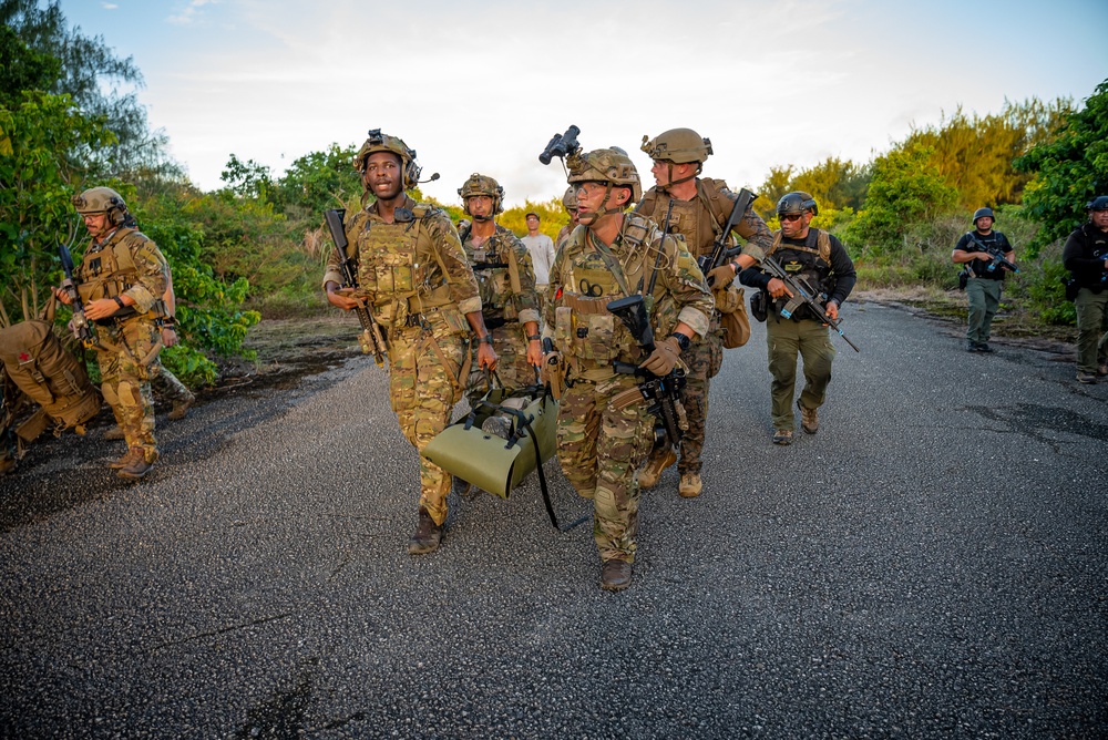 EODMU-5, Marines and Guam Police Field Training Exercise