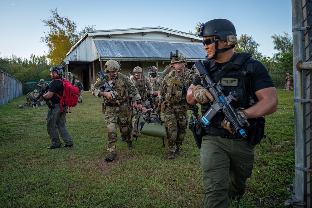 EODMU-5, Marines and Guam Police Field Training Exercise