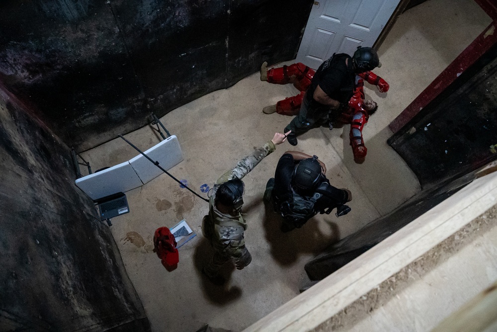 EODMU-5, Marines and Guam Police Field Training Exercise