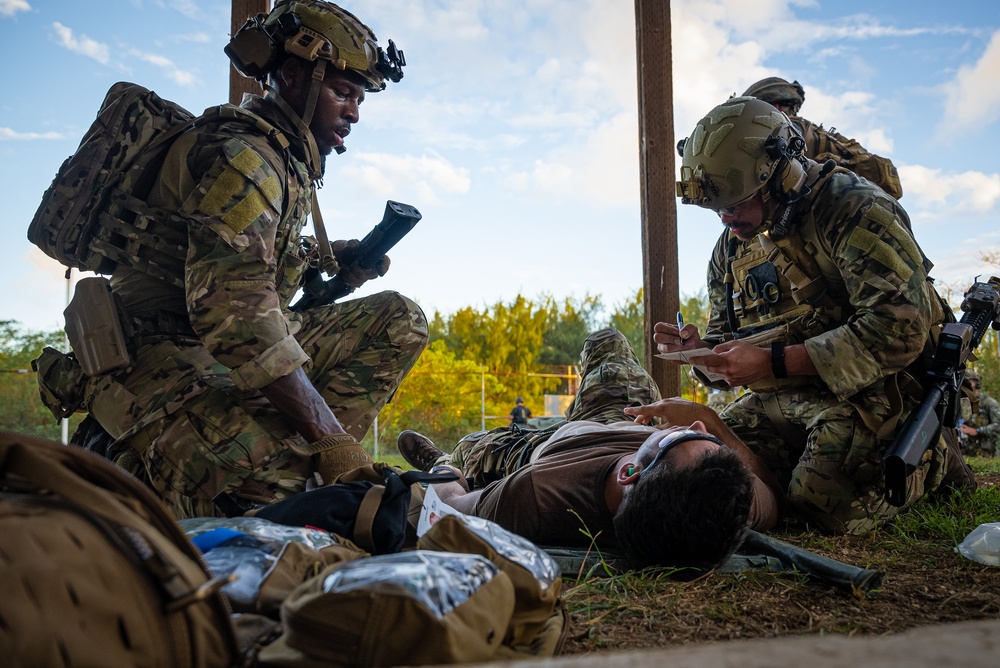 EODMU-5, Marines and Guam Police Field Training Exercise