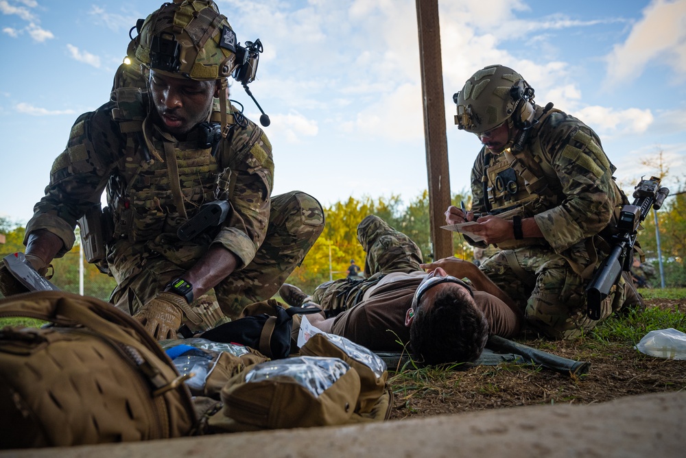 EODMU-5, Marines and Guam Police Field Training Exercise