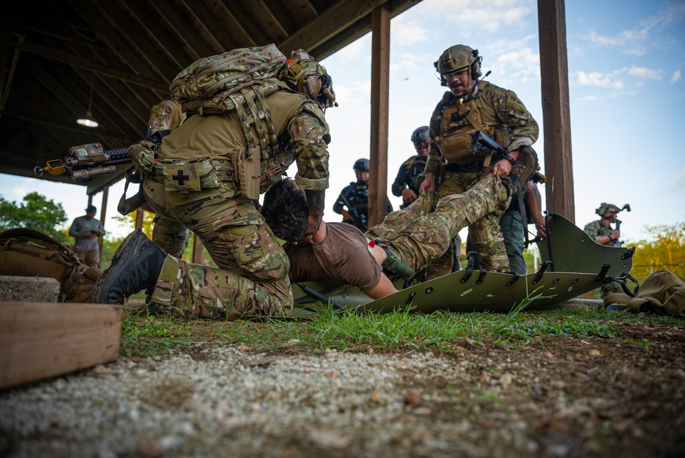 EODMU-5, Marines and Guam Police Field Training Exercise