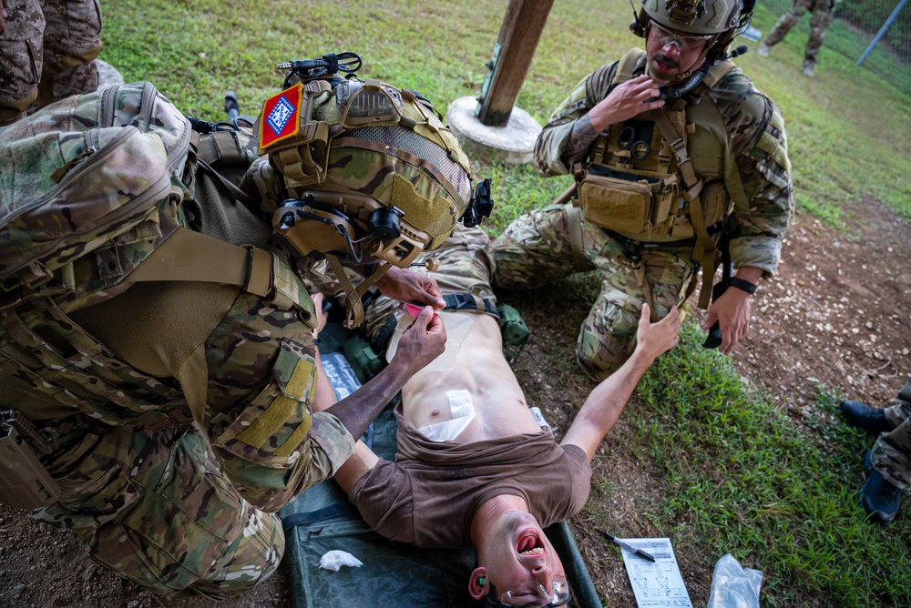 EODMU-5, Marines and Guam Police Field Training Exercise