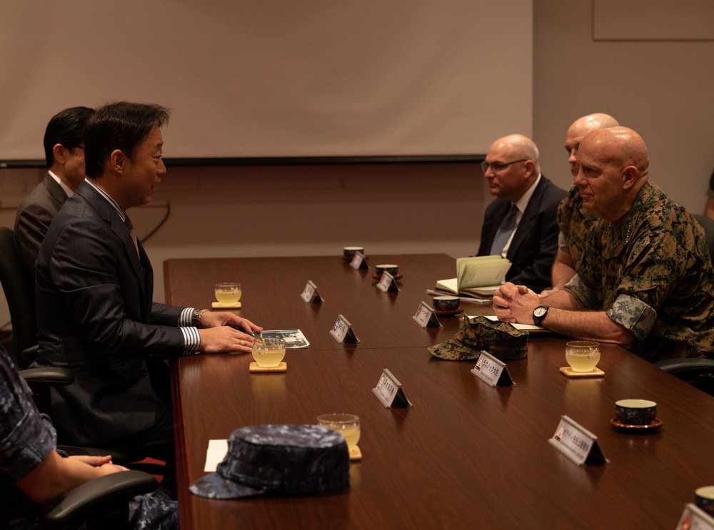 Gen. Berger meets with the Mayor of Iwakuni