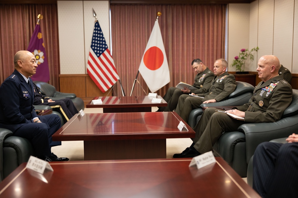 Gen. Berger Visits Japan's Ministry of Defense