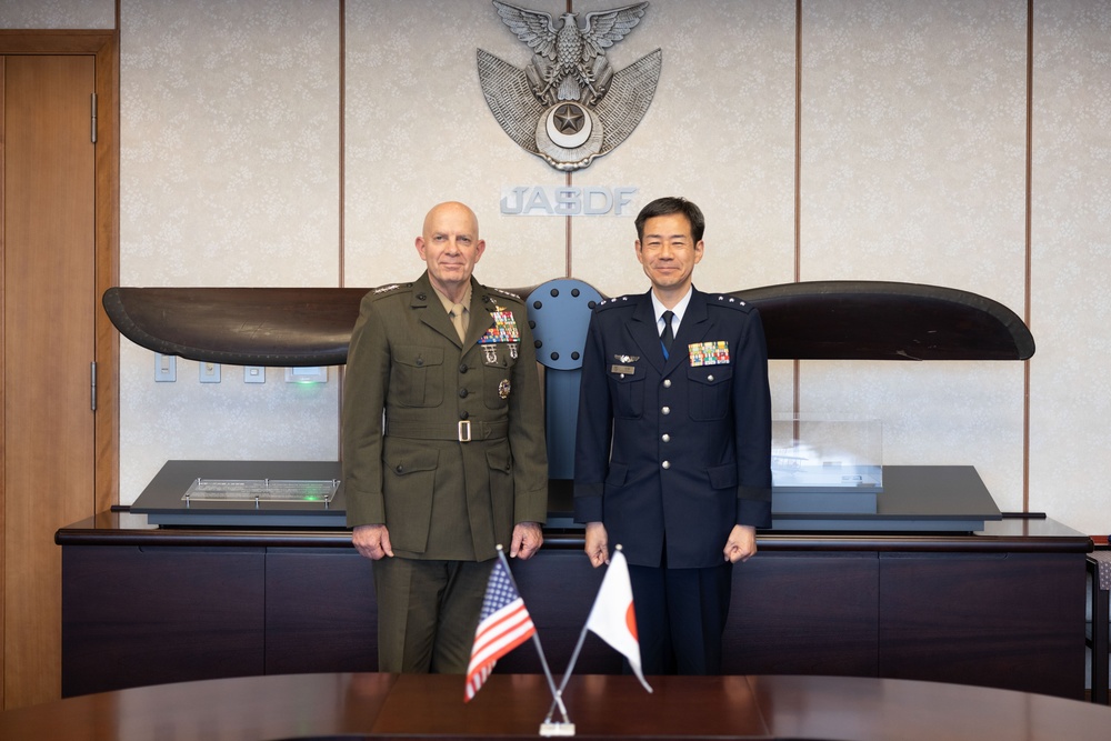 Gen. Berger Visits Japan's Ministry of Defense