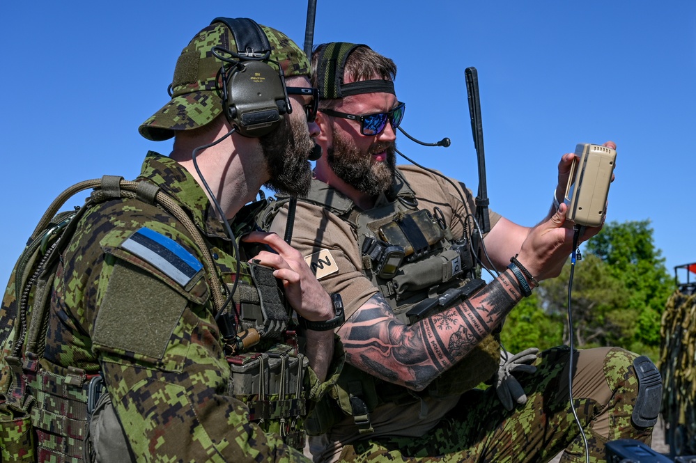 Maryland A-10s and Estonian JTACs train together during live-fire exercise