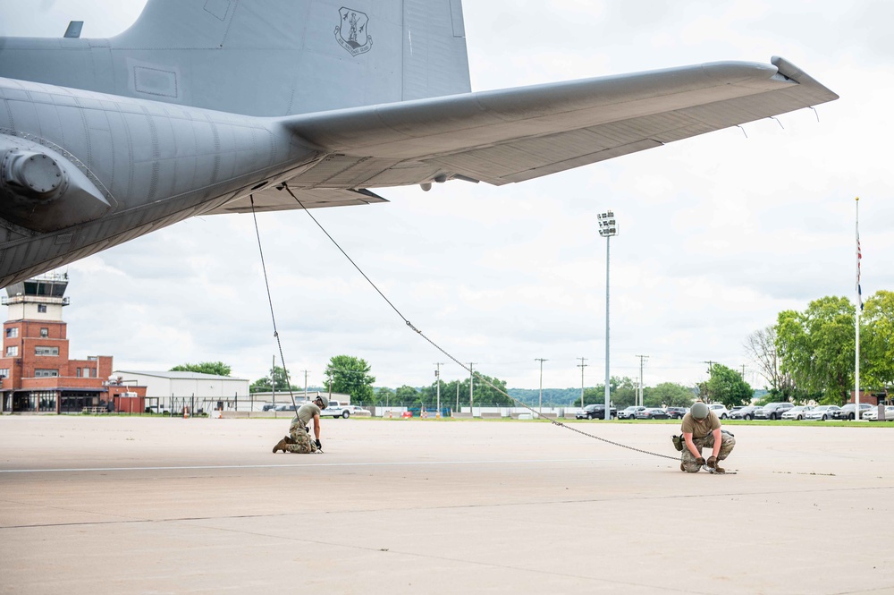 Maintainers recover, inspect aircraft during exercise