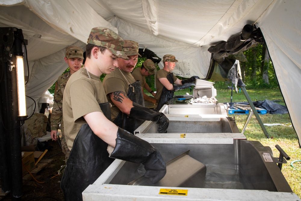 Army National Guard company evaluated in field feeding competition