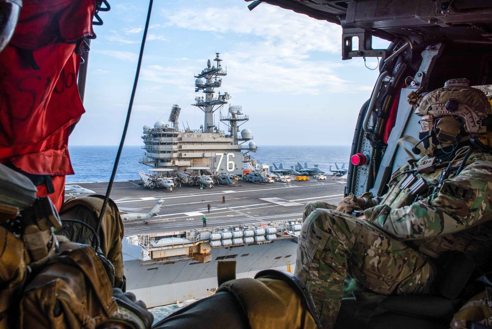 EODMU (5) conducts fast rope and rappelling exercise with JS Izumo (DDH 183)