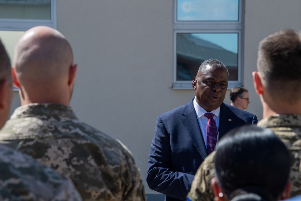 Secretary Austin visits Garrison Wiesbaden