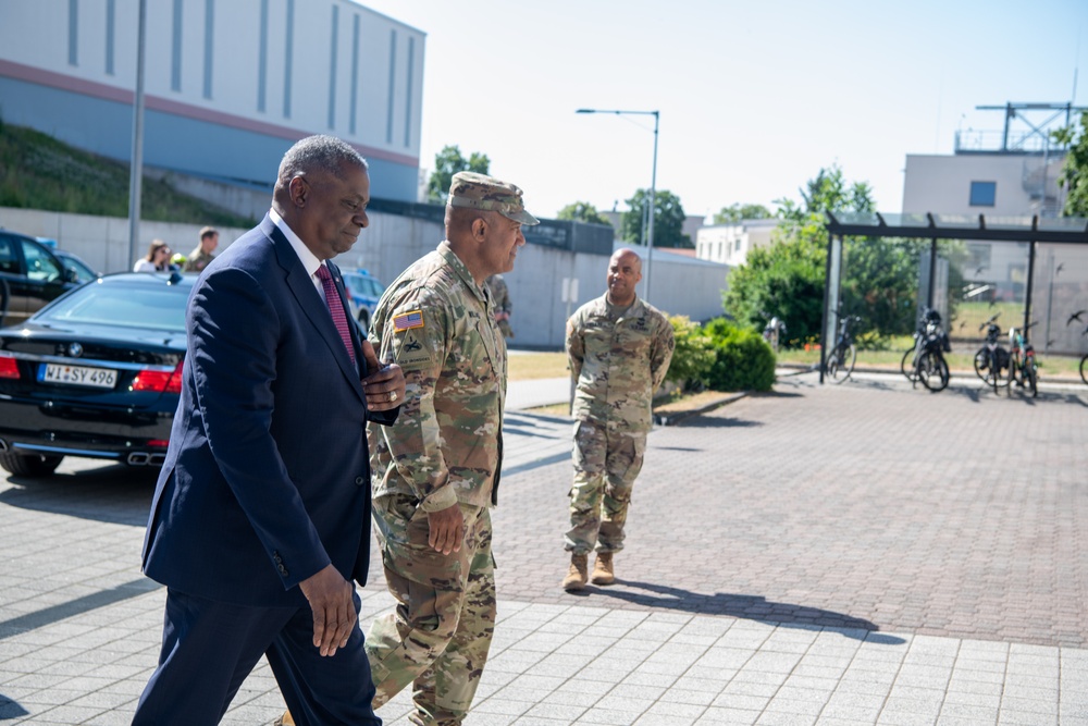 Secretary Austin visits Garrison Wiesbaden