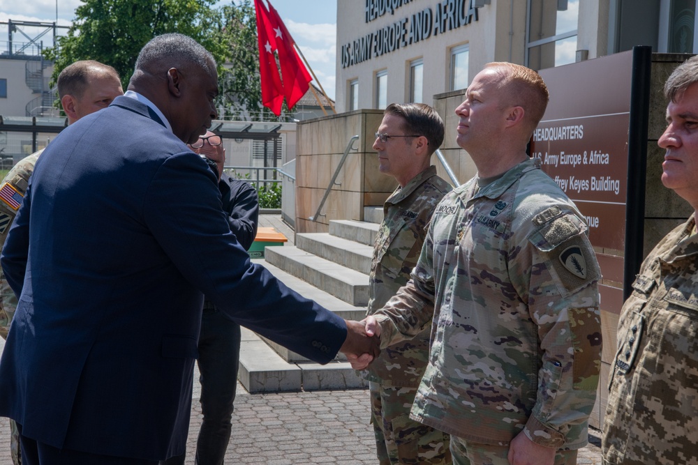 Secretary Austin visits Garrison Wiesbaden