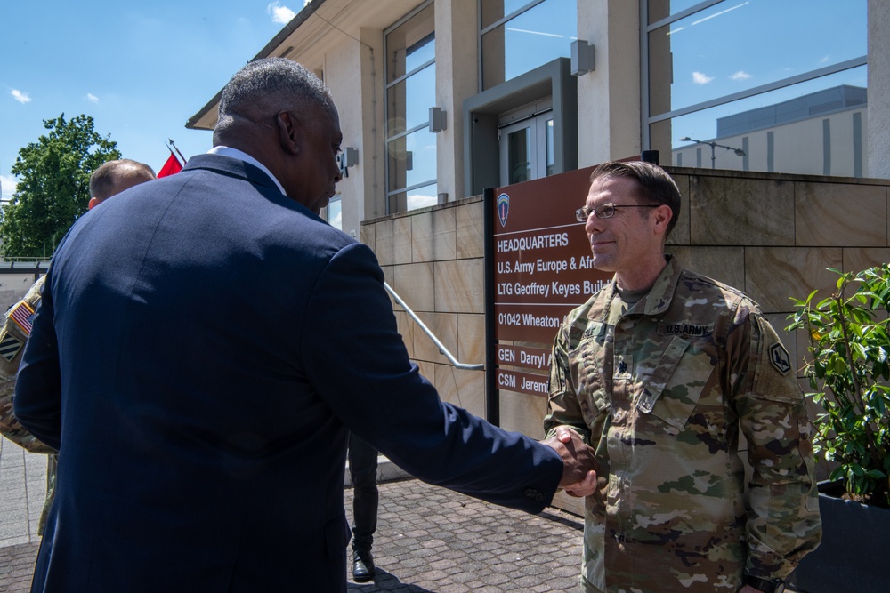 Secretary Austin visits Garrison Wiesbaden