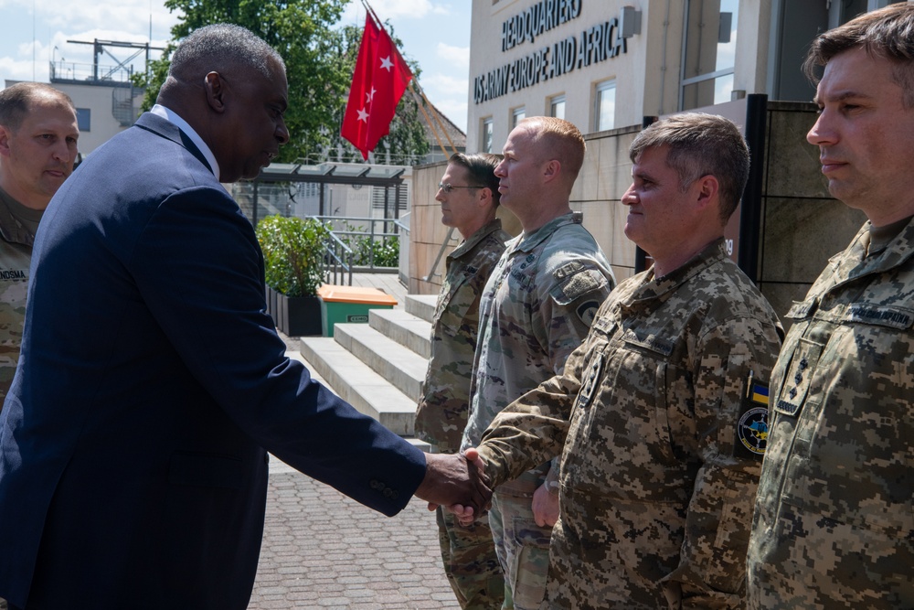 Secretary Austin visits Garrison Wiesbaden