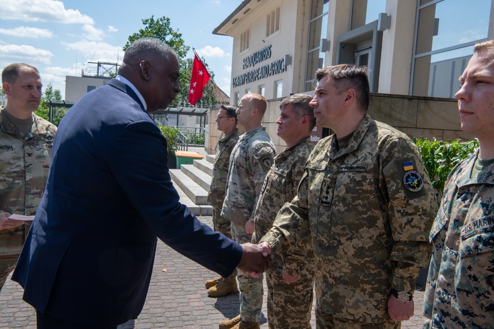 Secretary Austin visits Garrison Wiesbaden