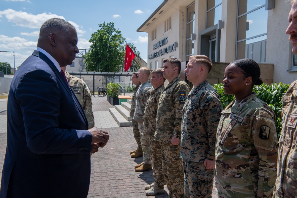 Secretary Austin visits Garrison Wiesbaden