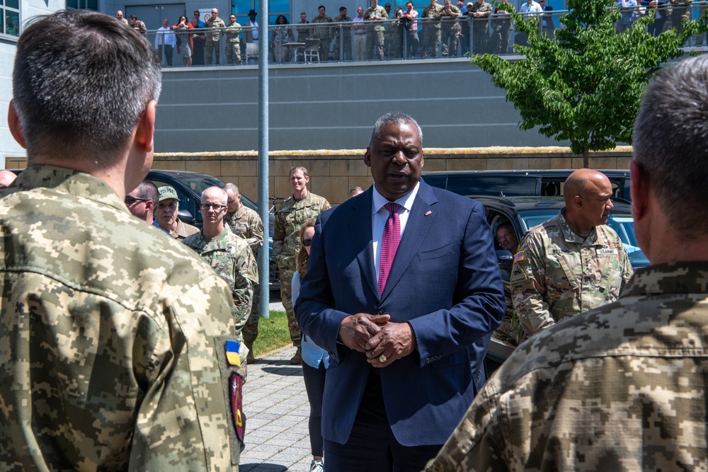 Secretary Austin visits Garrison Wiesbaden