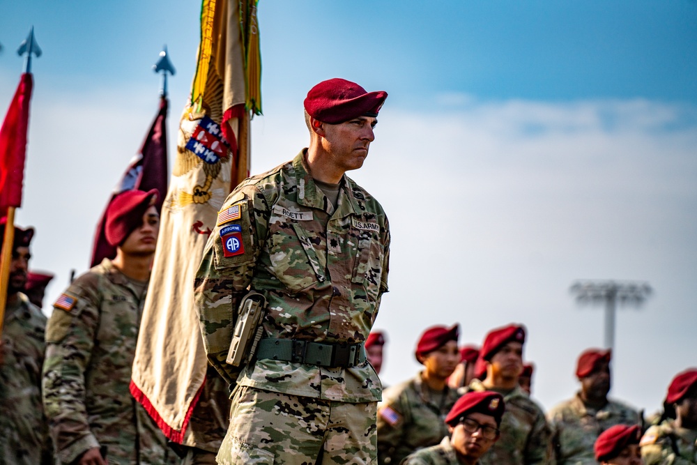 Col. Curtis Receives Plaque