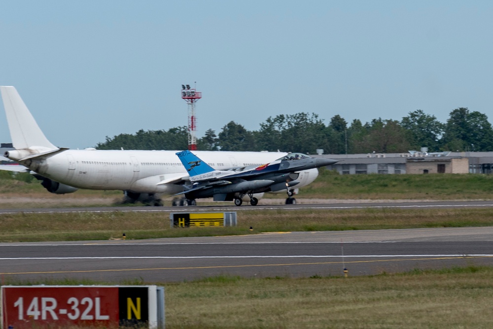 A U.S. Air Force F-16 Fighting Falcon aircraft, 140th Fighter Wing, lands in Lithuania during exercise Air Defender 2023