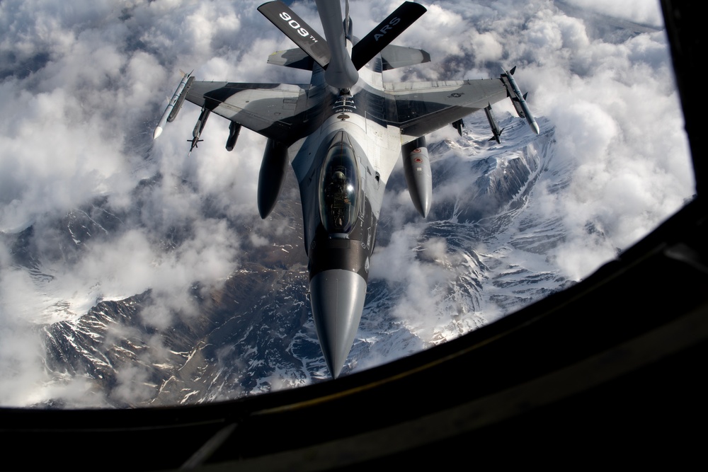 909th ARS refuels aggressors during RF-A 23-2