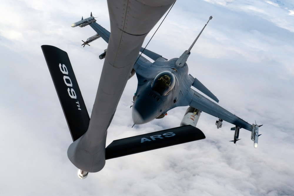 909th ARS refuels aggressors during RF-A 23-2