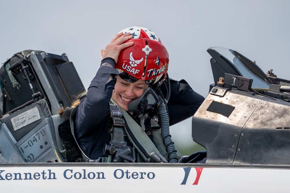 Thunderbirds take to the sky in Ocean City