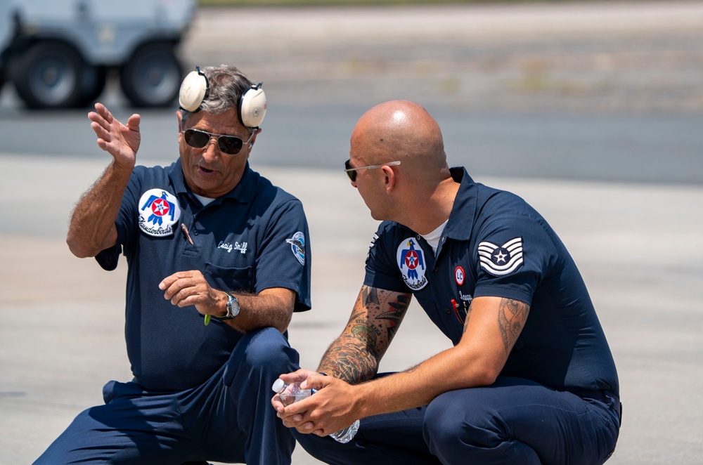 Thunderbirds take to the sky in Ocean City