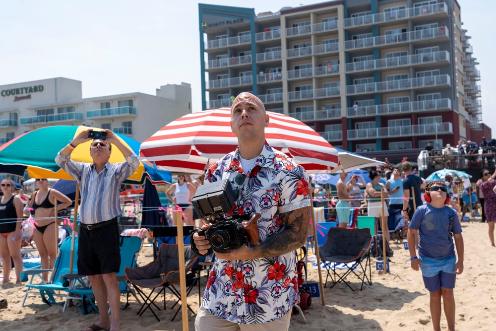 Thunderbirds take to the sky in Ocean City