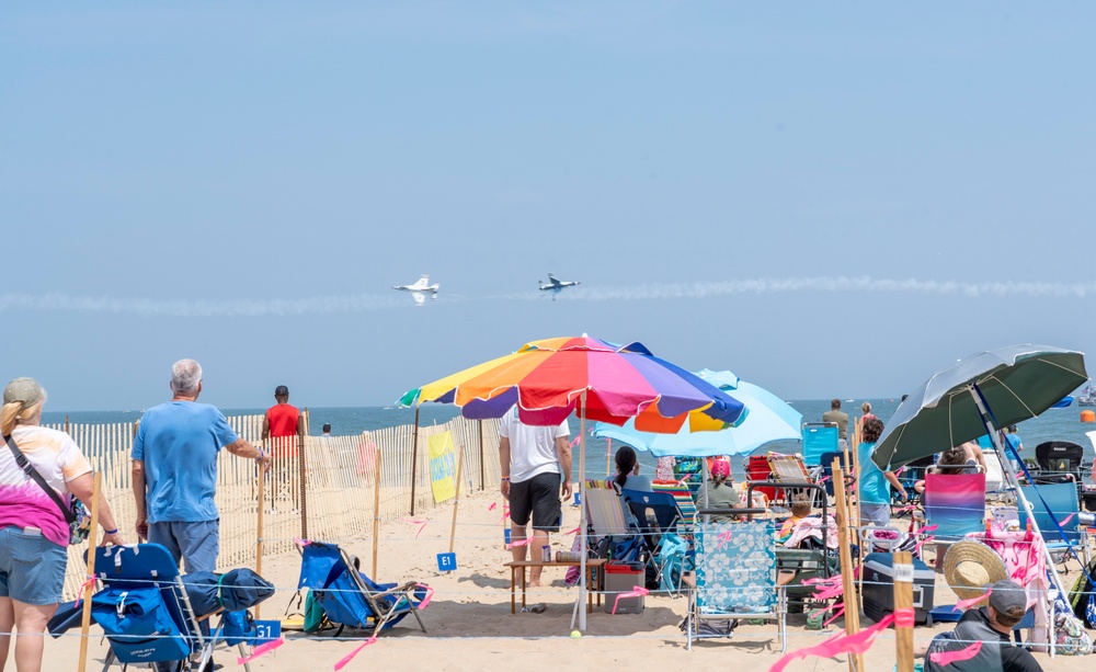 Thunderbirds take to the sky in Ocean City