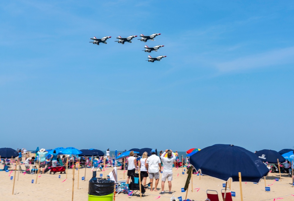 Thunderbirds take to the sky in Ocean City