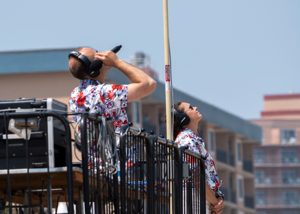 Thunderbirds take to the sky in Ocean City