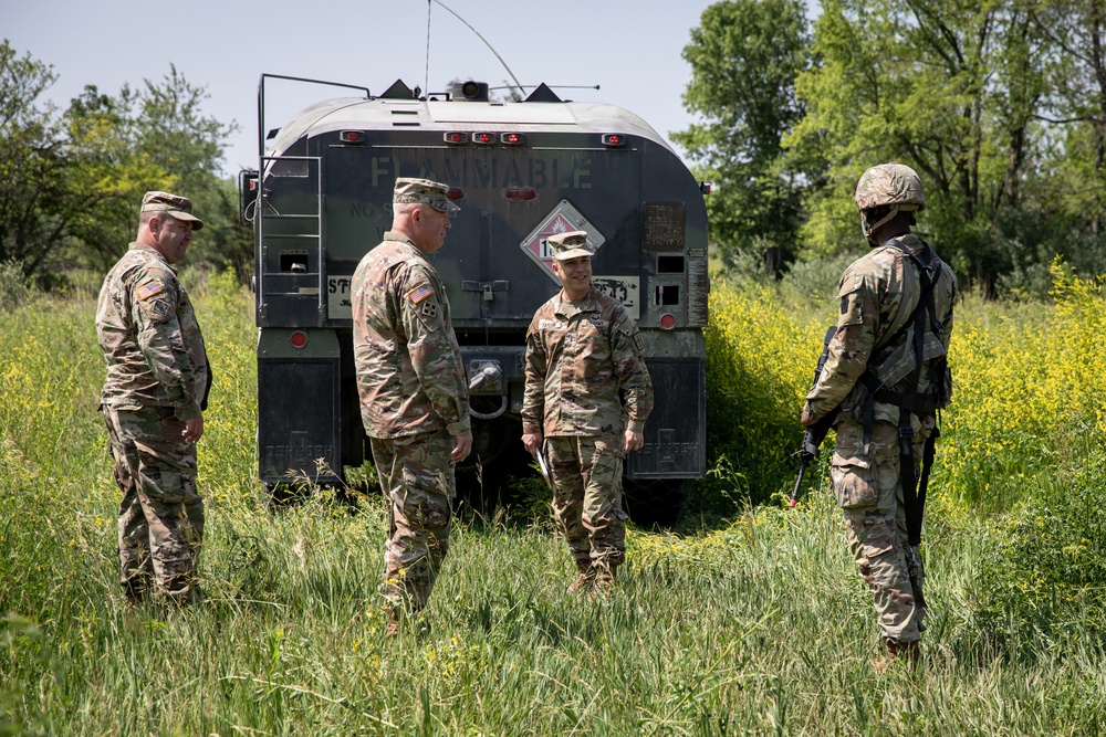 CASCOM chief warrant officer visits Iowa’s Sustainment Training Center