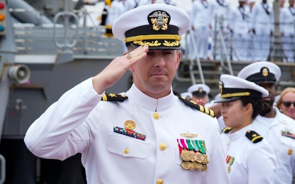 CDR Hart arrives at the Change Of Command Ceremony.