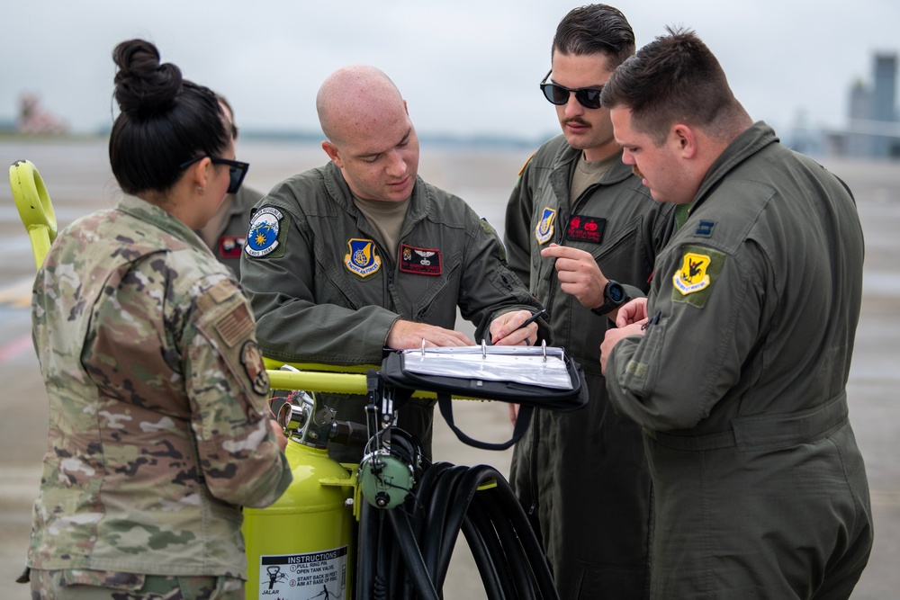 DVIDS - Images - 909th ARS Conducts First Codified Hot Pit Refuel With ...