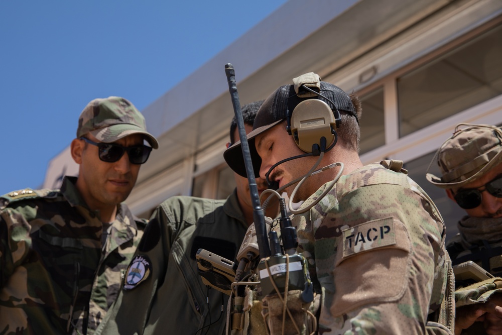 How the joint combined force communicates at African Lion 2023