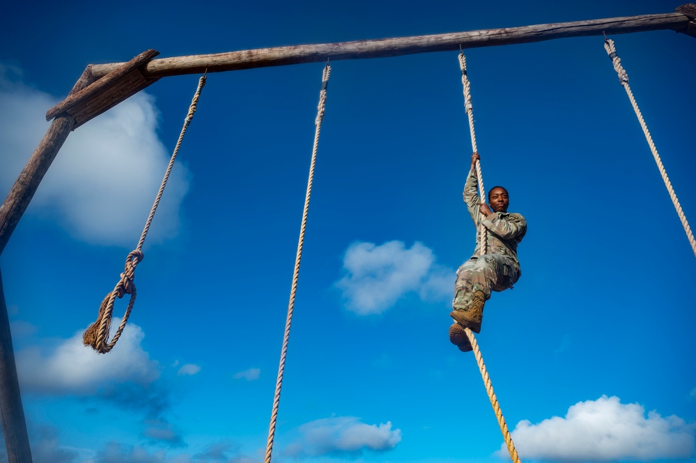 SFAB oversees obstacle course training at BIR