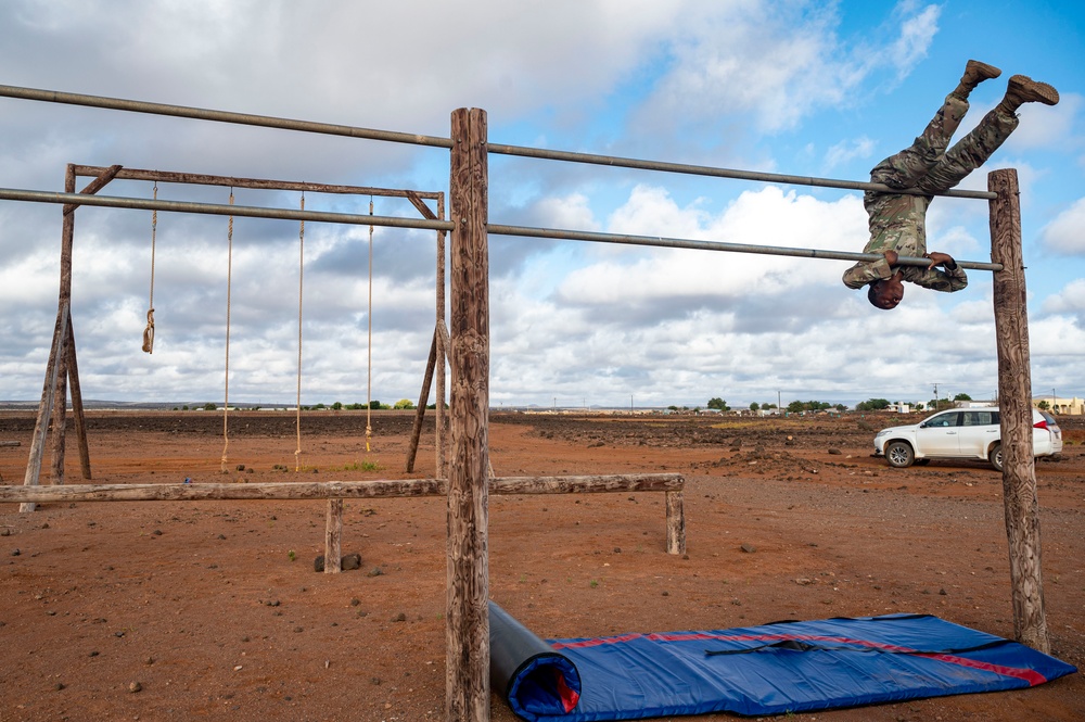 SFAB oversees obstacle course training at BIR