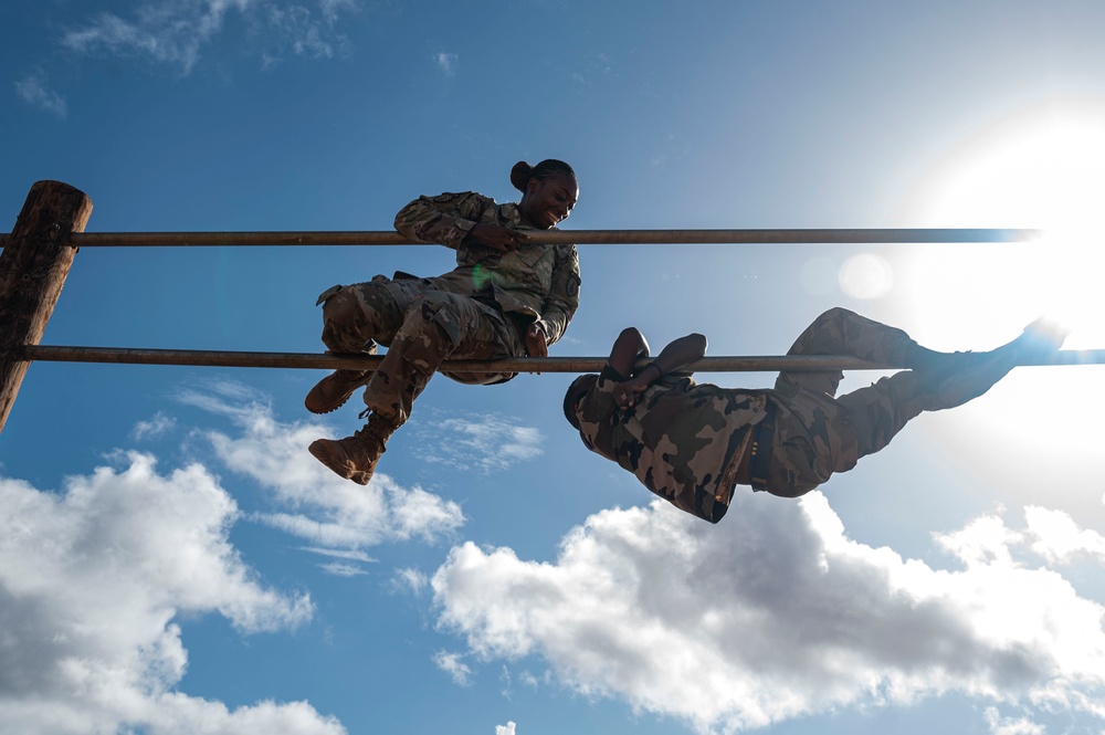 SFAB oversees obstacle course training at BIR