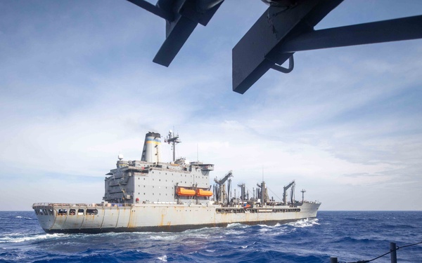 USS Antietam (CG 54) RAS with USNS Rappahannock (T-AO 204)