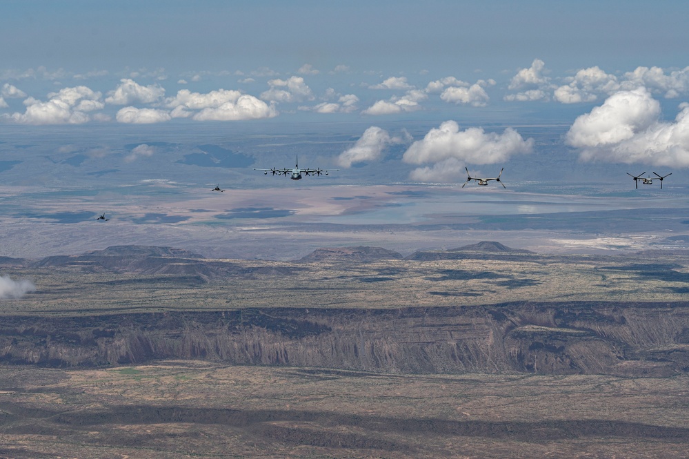 VMM-364 conducts training with French Air Force