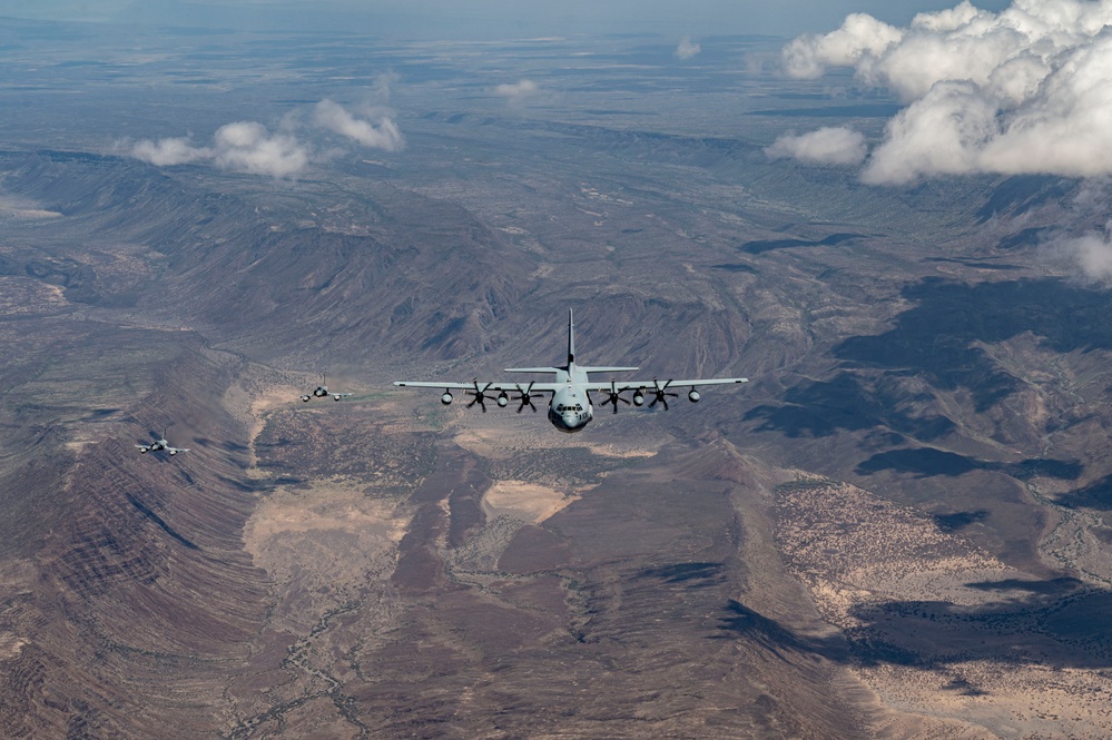 VMM-364 conducts training with French Air Force