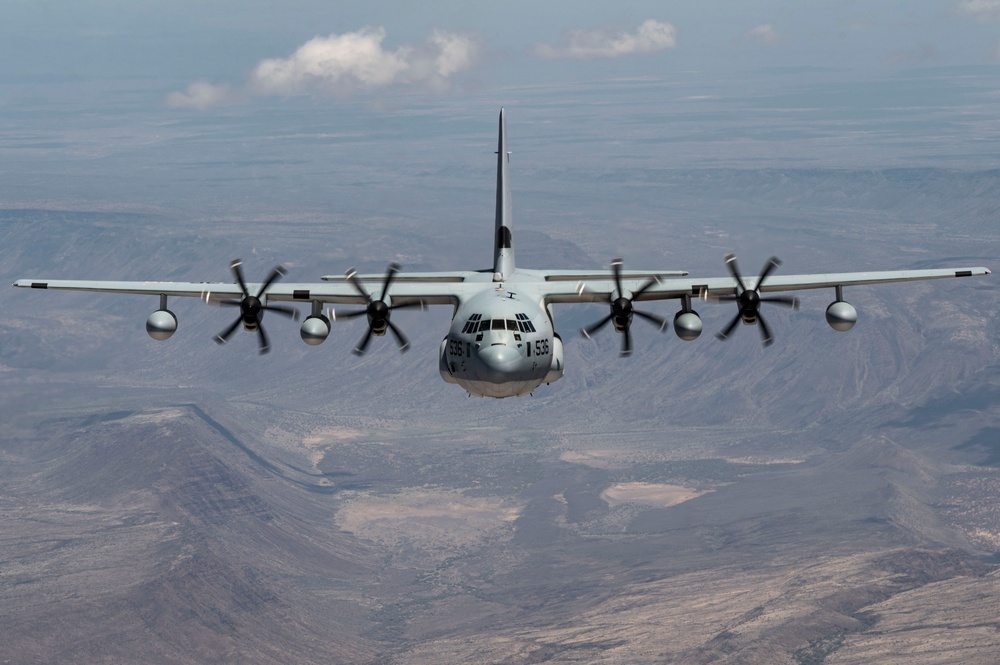 VMM-364 conducts training with French Air Force