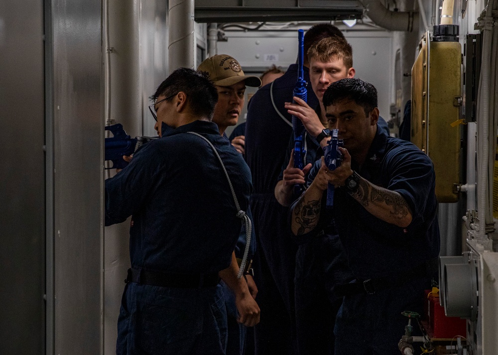 USS Rafael Peralta (DDG 115) conducts a VBSS drill